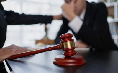 Komornik a windykator – najważniejsze różnice, uprawnienia i zasady działania